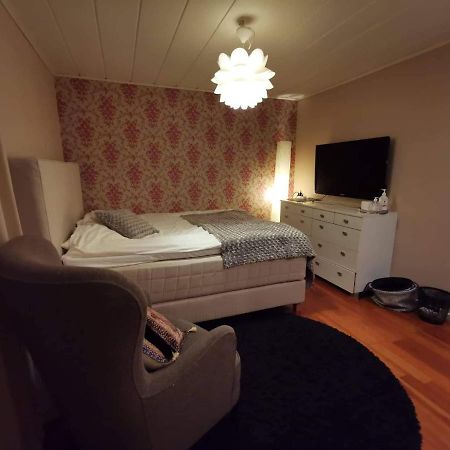 Own Room With Big Bed In A Big House! Лулео Экстерьер фото