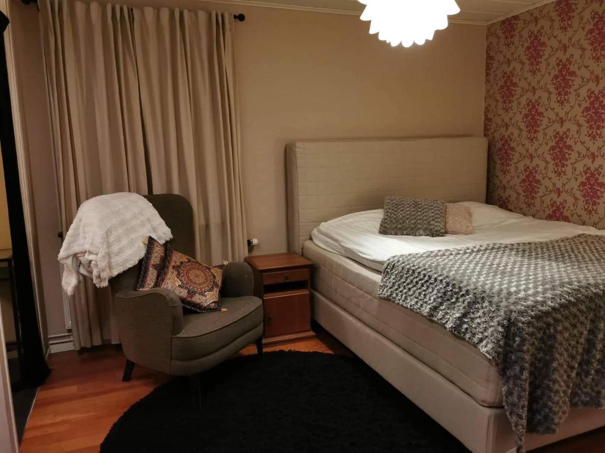 Own Room With Big Bed In A Big House! Лулео Экстерьер фото